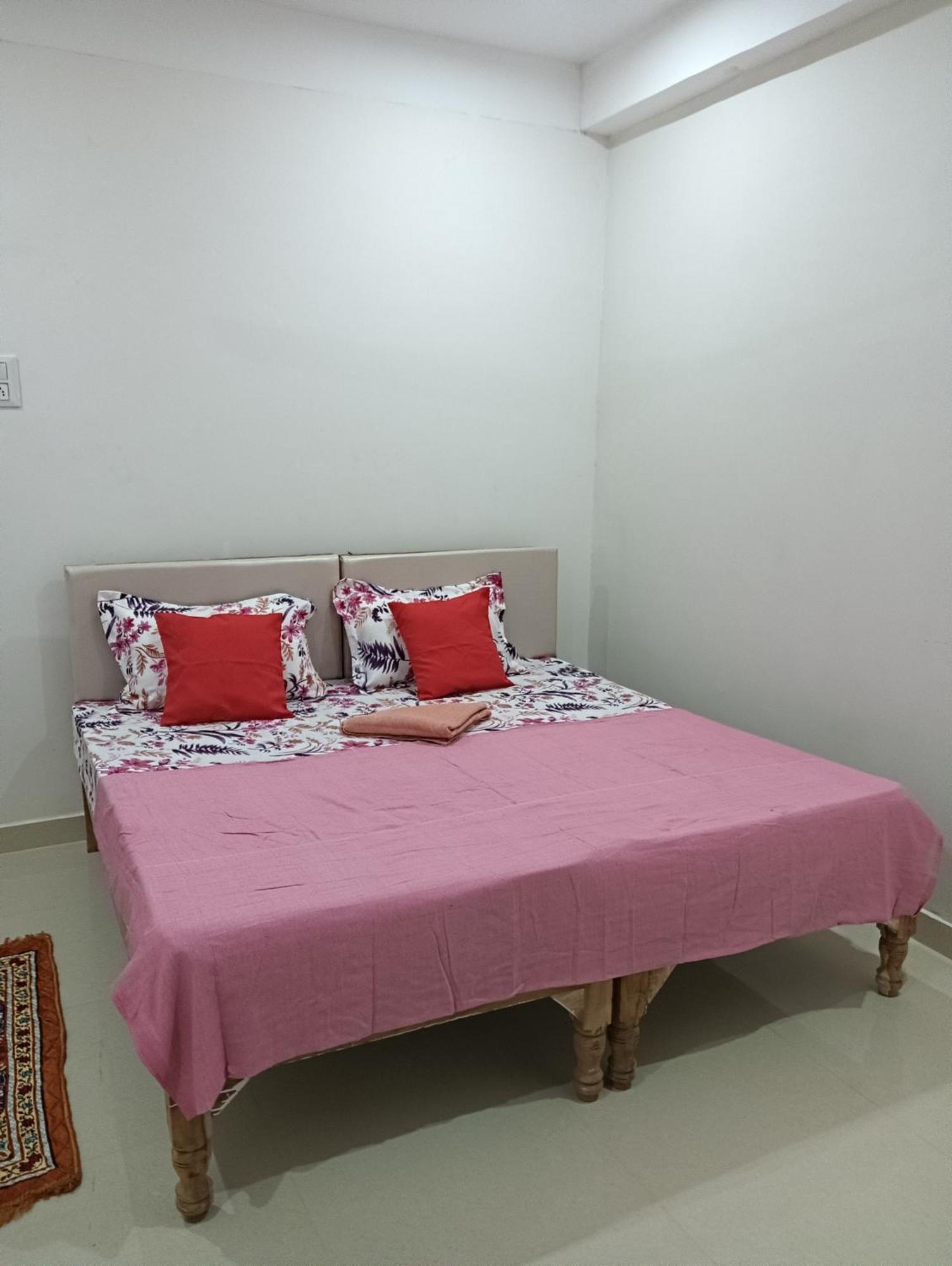 Kedar Guest House Ayodhya エクステリア 写真